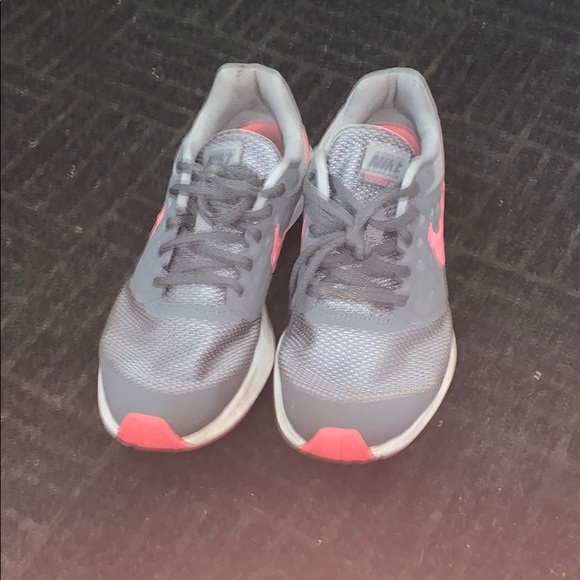 Nike’s woman’s 8 - Picture 2 of 2